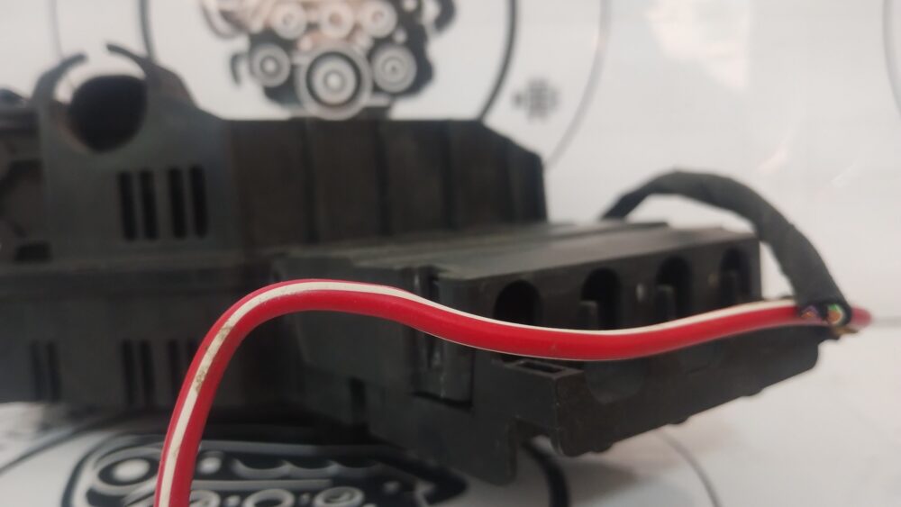 IMG_20251202_143202849 Mercedes-benz Ml 350 Amg W166 Punto Arranque Batería Oem