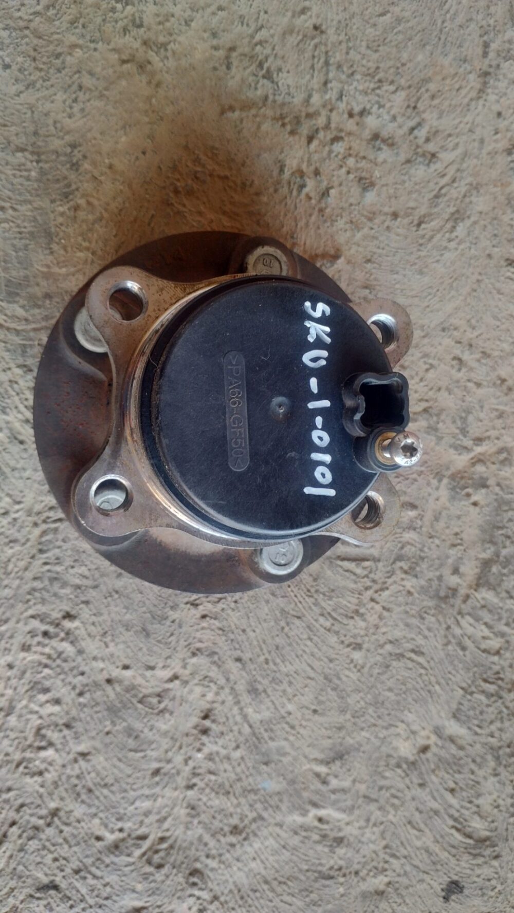 IMG_20260111_151335758_HDR Ford Fusion 2013-2020 Masa Balero Rueda Trasera Der Abs