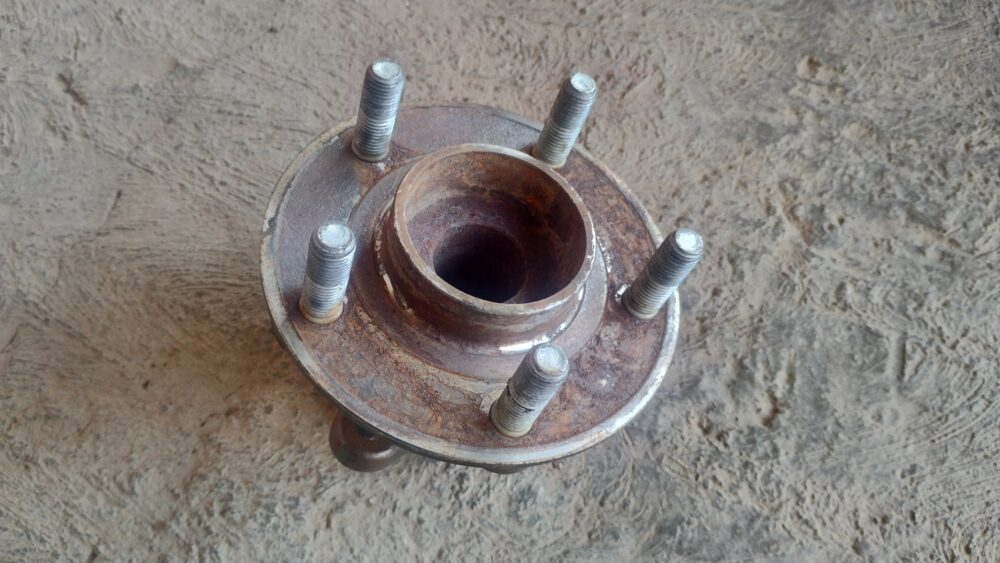 IMG_20260111_151404907_HDR Ford Fusion 2013-2020 Masa Balero Rueda Trasera Der Abs