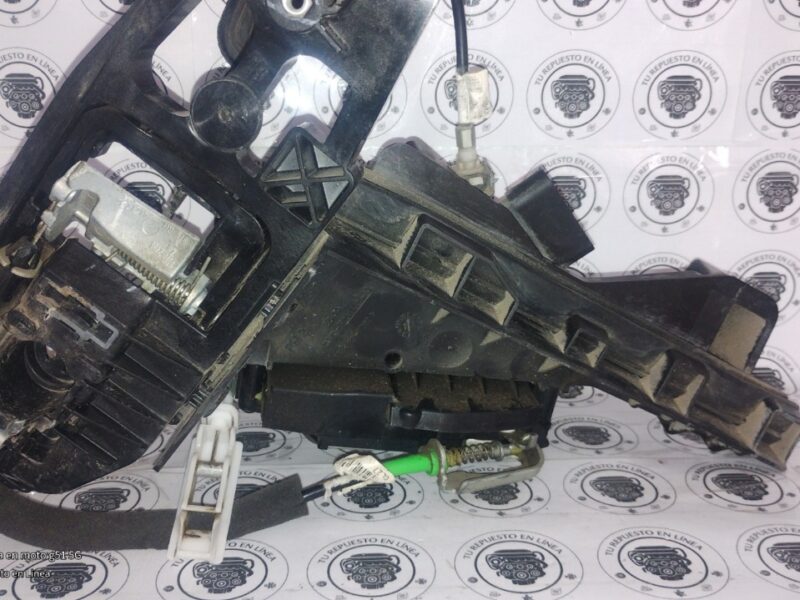 Imagen de WhatsApp 2025-08-11 a las 09.48.10_2f0e7f4c Ford Fusion Titanium 2.0L Chapa Puerta Trasera Derecha completa