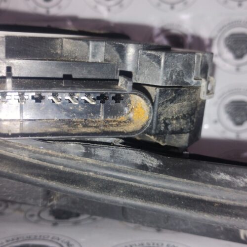 Imagen de WhatsApp 2025-08-11 a las 09.48.10_e6ca45d7 Ford Fusion Titanium 2.0L Chapa Puerta Trasera Derecha completa