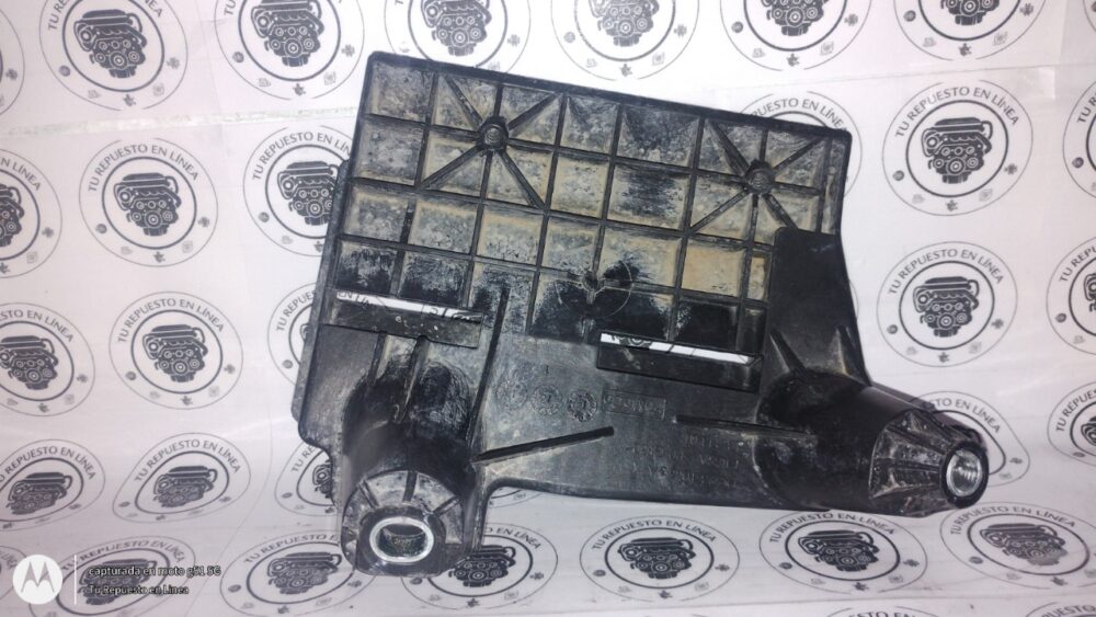 Imagen de WhatsApp 2025-08-18 a las 09.51.11_f057f8ca Ford Fusion 2014 Soporte Inferior De Batería Dg93-10663-a