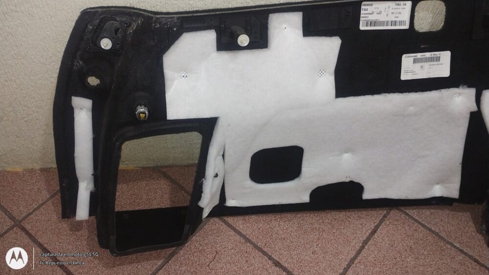 Mercedes Benz Revestimiento Lateral Cajuela Der/ Co Piloto