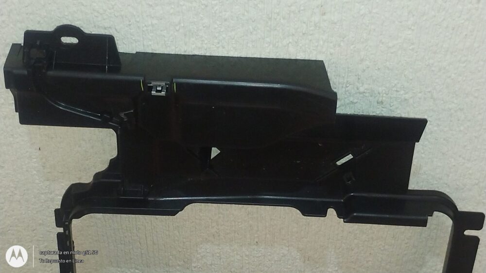 IMG_20250720_083007224 Mercedes Benz Ml350 Carcasa Plastica Piso Izq Frontal