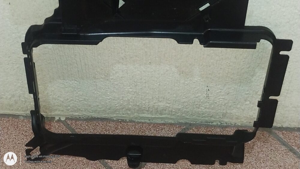 IMG_20250720_083013047 Mercedes Benz Ml350 Carcasa Plastica Piso Izq Frontal