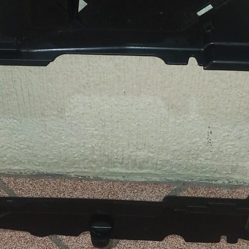 Mercedes Benz Ml350 Carcasa Plastica Piso Izq Frontal
