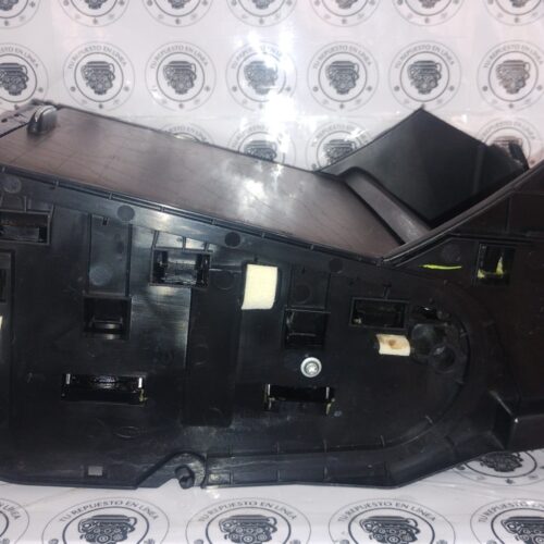 Mercedes-benz Ml 350 Amg 2014 Base Soporte Portavasos
