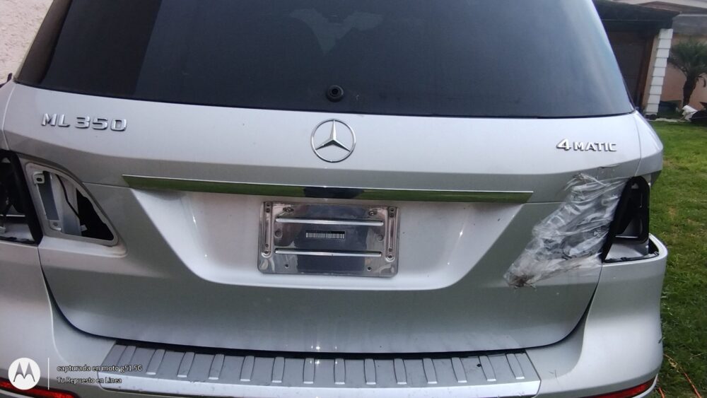 IMG_20250811_182929544 Mercedes-benz Ml 350 Amg 2014 Quinta Puerta Con Medallón Oem