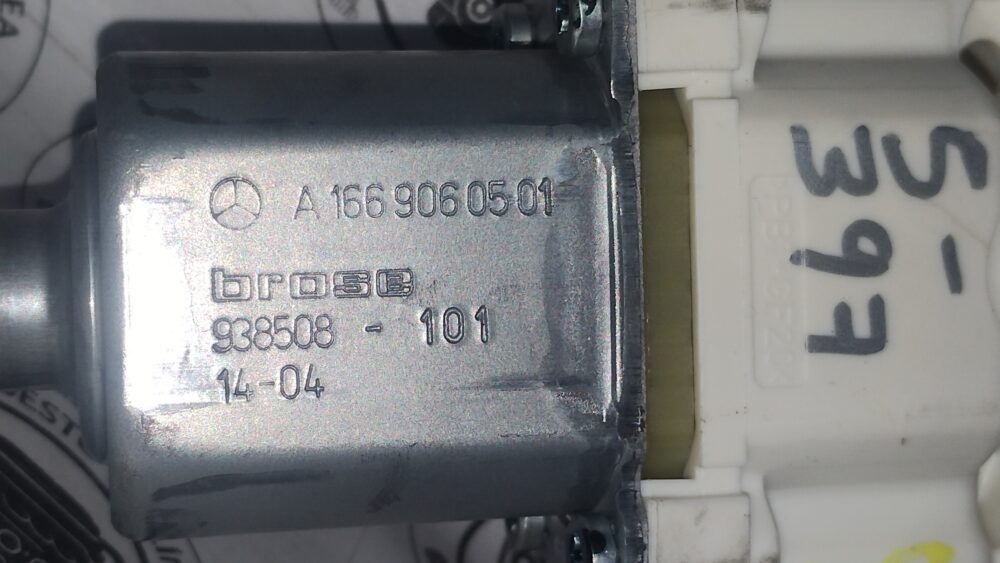 IMG_20251022_224644809 Mercedes Benz Ml 350 Amg 2014 Motor Eleva Vidrio Tras Der