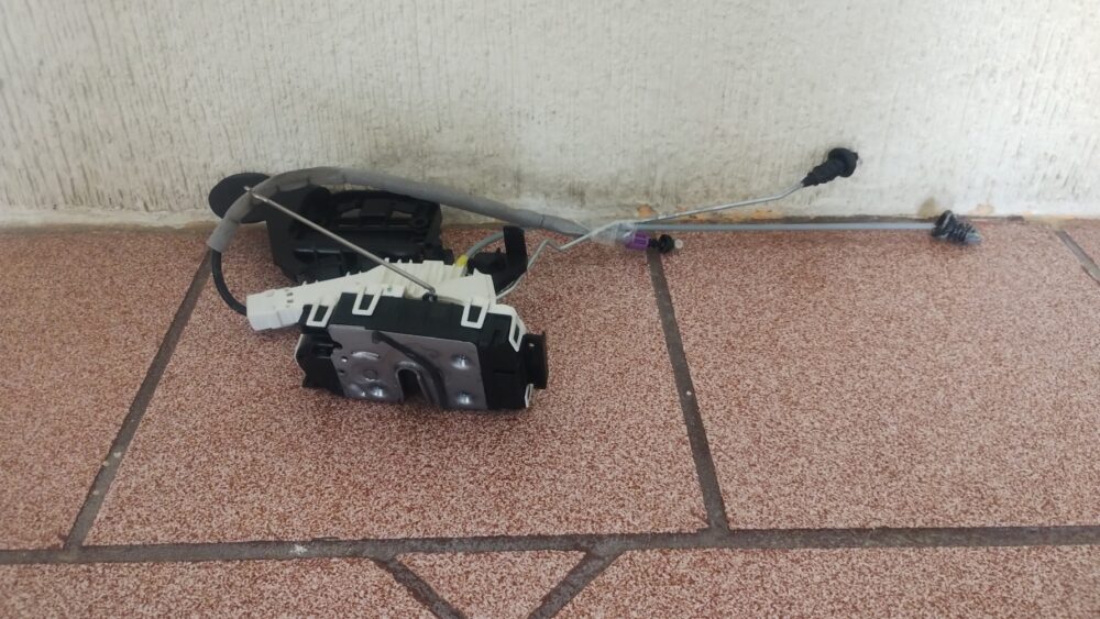 Mercedes-benz Ml 350 Amg 2014 Chapa Puerta Delantera Izq Oem