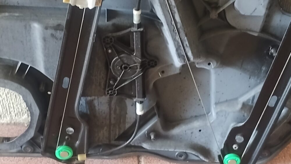 IMG_20251023_141736892 Mercedes-benz Ml 350 2014 Panel Elevador Cristal Tras Izq