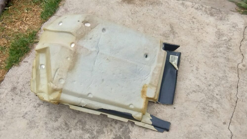 IMG_20251217_142552856_HDR Mercedes Benz Ml350 2013-2016 Alfombra Piso Pasajero Oem