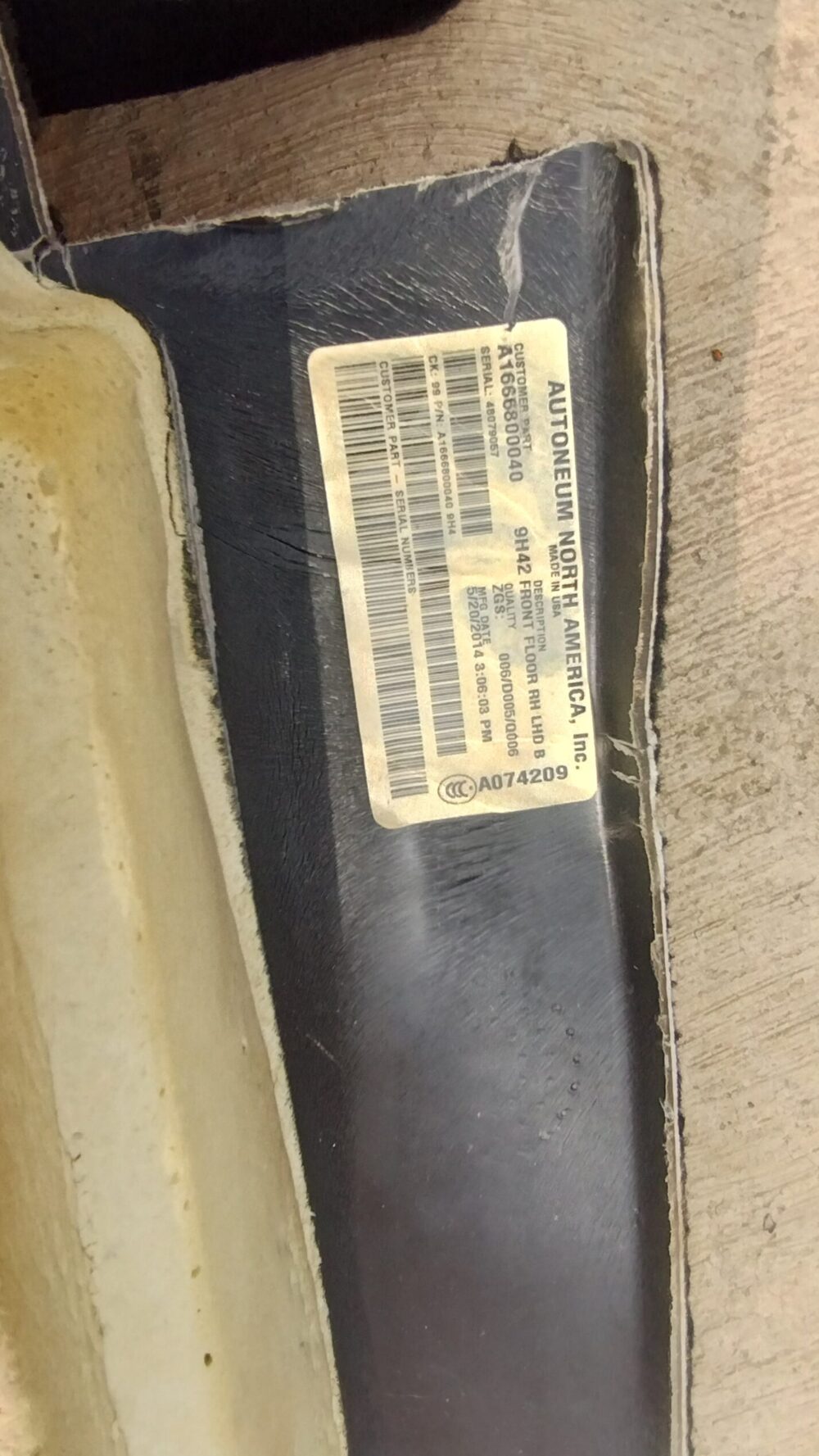 IMG_20251217_142617492_HDR Mercedes Benz Ml350 2013-2016 Alfombra Piso Pasajero Oem