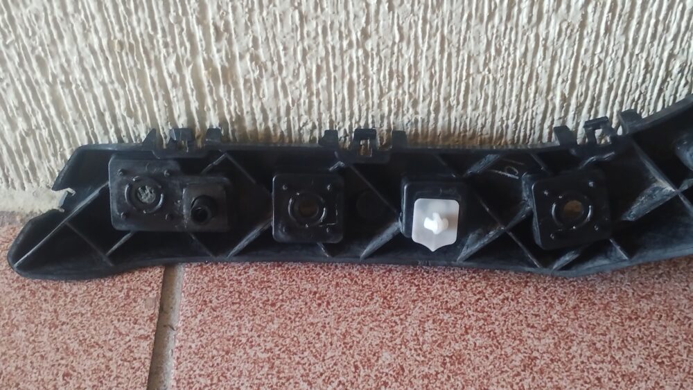 IMG_20260108_161112930 Ford Fusion 2013-2018 Guía Fascia Trasera Izquierda DS73-17A662-A