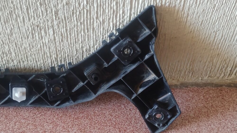 IMG_20260108_161116237 Ford Fusion 2013-2018 Guía Fascia Trasera Izquierda DS73-17A662-A