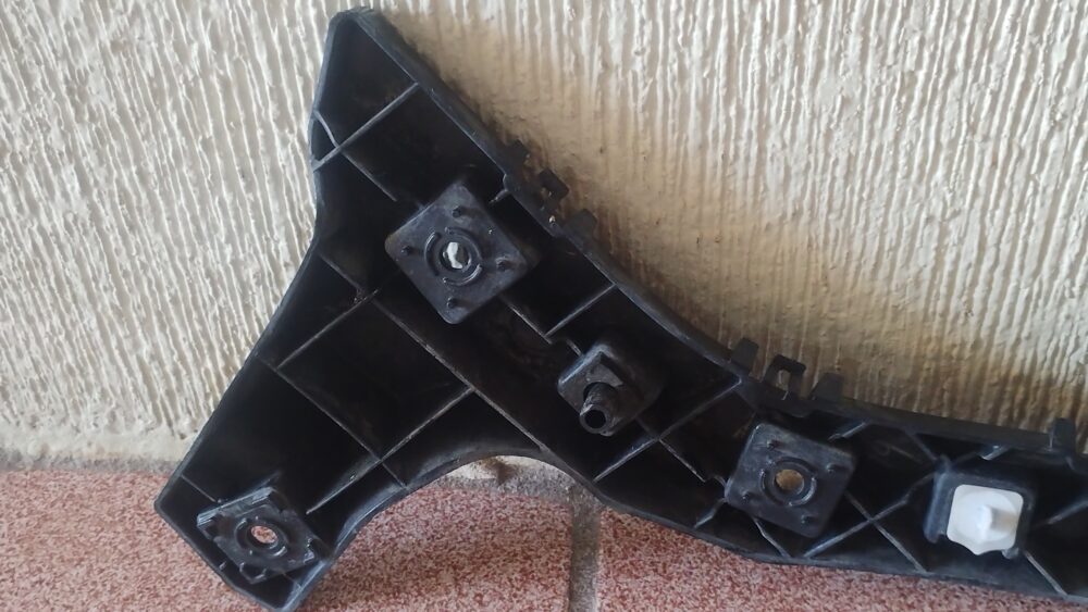 IMG_20260108_161612445 Ford Fusion 2013-2018 Guía Fascia Trasera Derecha DS73-17A661-A