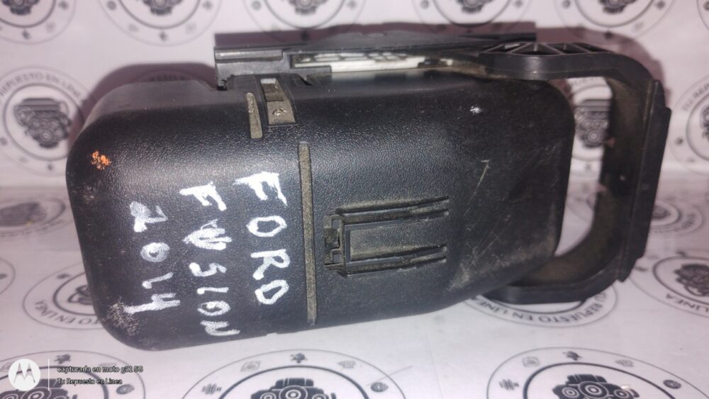 Ford Fusion Titanium 2.0l Conector Caja Fusibles 64p Oem