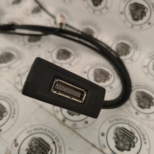 501390b2-5a36-4284-a04a-4d2743a46f0d Mercedes CLA 200 2014 Puerto Multimedia USB Aux A 246 820 1715
