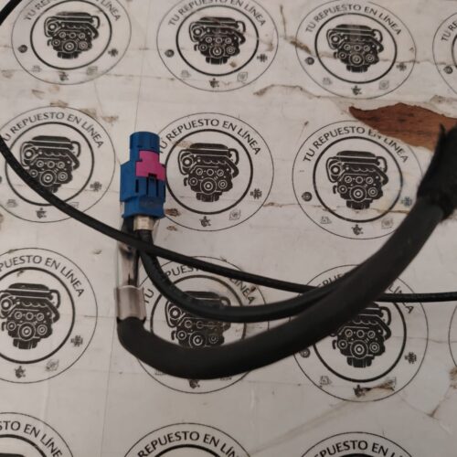 66d699d4-aae0-42b6-8e66-3af9e5ac7bb1 Mercedes CLA 200 2014 Puerto Multimedia USB Aux A 246 820 1715