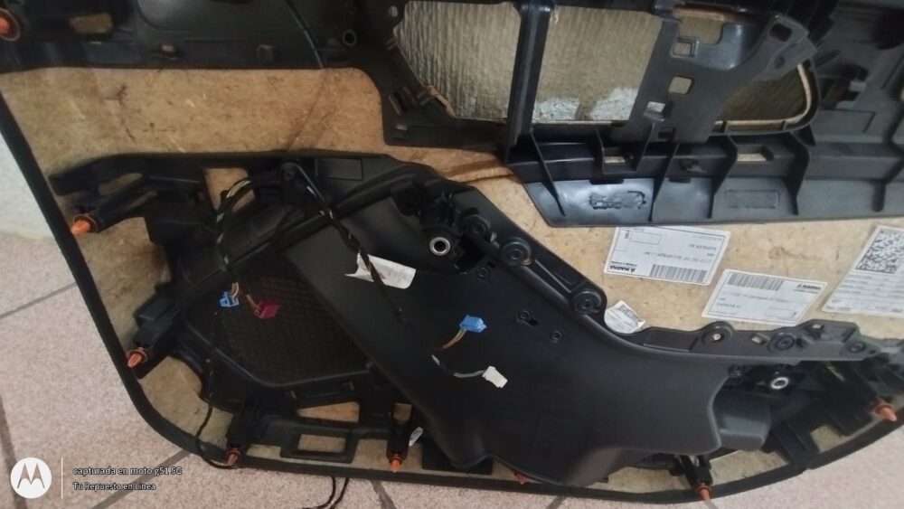 IMG_20250605_131659660_HDR Mercedes Benz CLA 200 2013-2016 Panel Puerta Trasera Izq A166 730 26 70