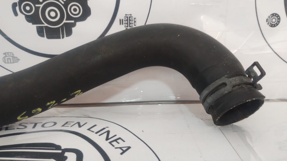 Mercedes-Benz CLA 200 2014 Manguera Radiador Derecha A2465010282