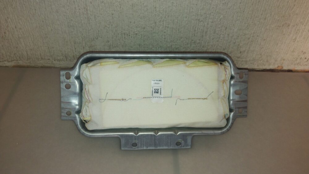 Mercedes-Benz ML 350 AMG 12-15 Bolsa Aire Tablero Pasajero OEM A1668602402