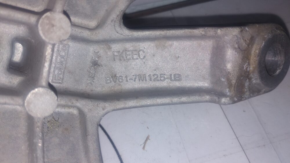 Ford Fusion Titanium 2.0l Soporte De Motor Bv61-7m125-lb Oem