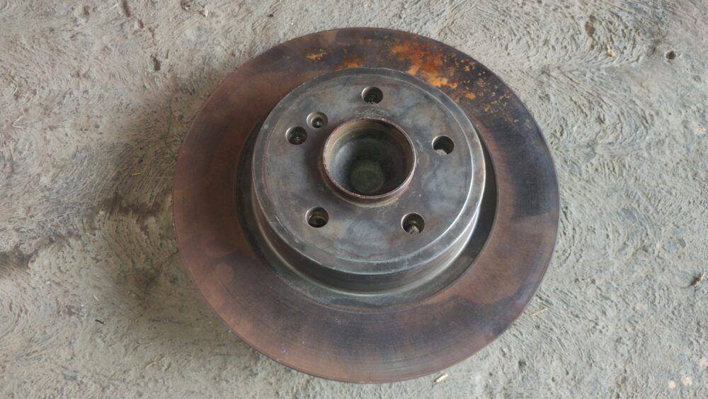 Mercedes-Benz CLA 200 2014 Disco Freno Trasero Izquierdo Con Maza OEM A2463340006