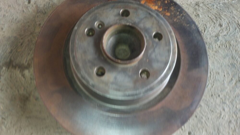 Mercedes-Benz CLA 200 2014 Disco Freno Trasero Izquierdo Con Maza OEM A2463340006