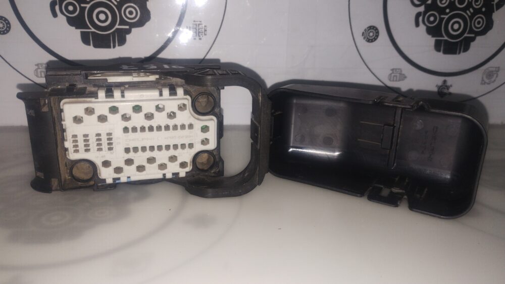 Ford Fusion 13-16 Conector BCM DELPHI 54 Pines OEM