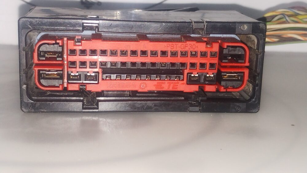 Ford Fusion 2.0L 13-16 Conector ECU Motor 46 Pines OEM TE Connectivity