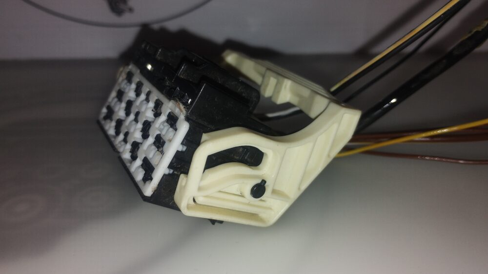 Ford Fusion 13-16 Conector BCM Tablero 43 Pines Delphi OEM