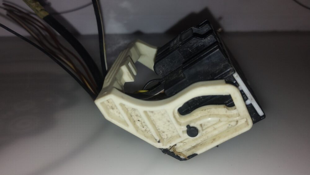 Ford Fusion 13-16 Conector BCM Tablero 43 Pines Delphi OEM