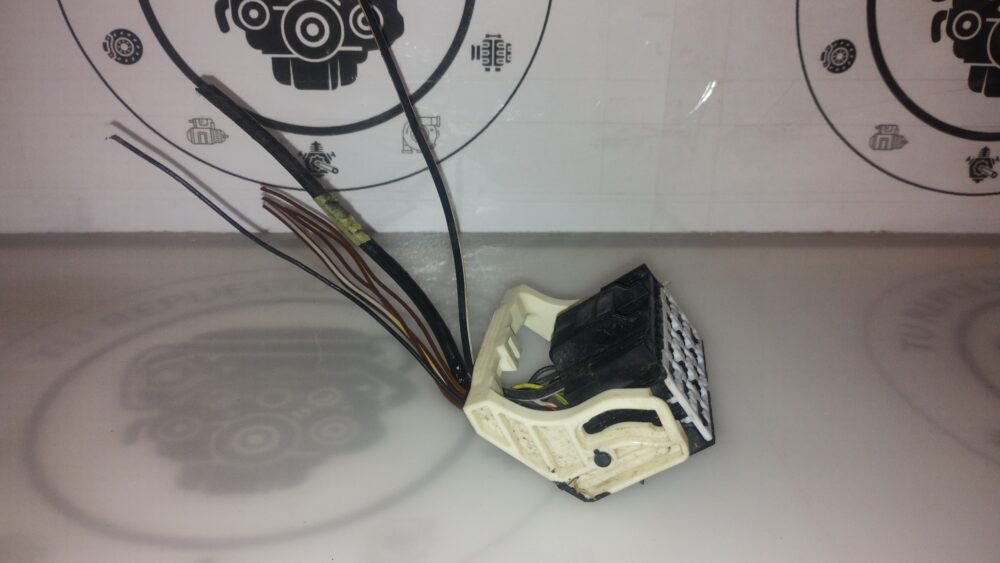 Ford Fusion 13-16 Conector BCM Tablero 43 Pines Delphi OEM