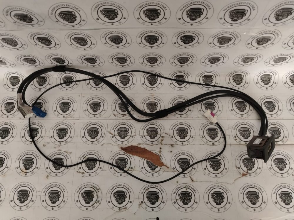 Mercedes CLA 200 2014 Puerto Multimedia USB Aux A 246 820 1715