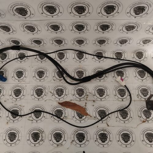 ebe9db56-895f-4eed-ae72-62b6d6d59c2e Mercedes CLA 200 2014 Puerto Multimedia USB Aux A 246 820 1715