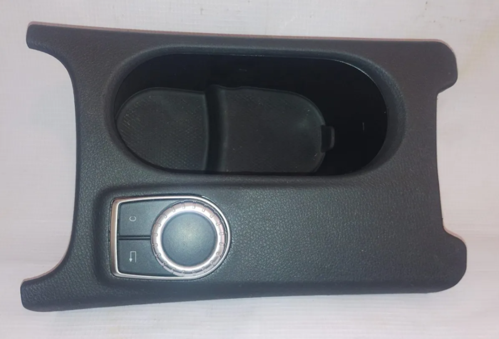 Captura de pantalla 2025-07-26 170631 Mercedes-benz Cla 200 Portavasos Central/modulo Para Estereo