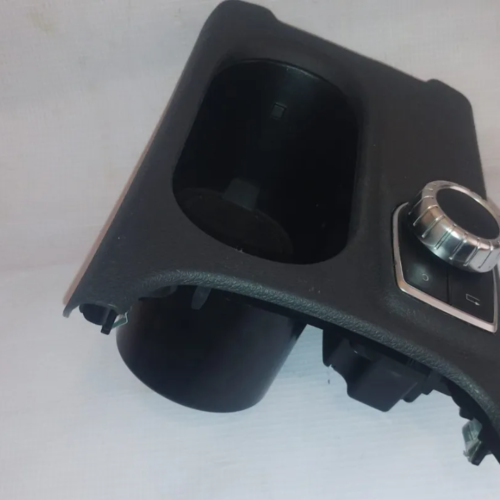 Captura de pantalla 2025-07-26 170702 Mercedes-benz Cla 200 Portavasos Central/modulo Para Estereo