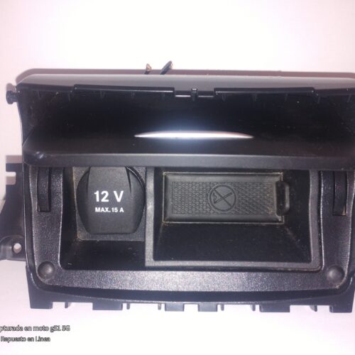 IMG_20250513_174156453 Mercedes-benz Cla 200 2013-2016 Consola / Cenicero Central
