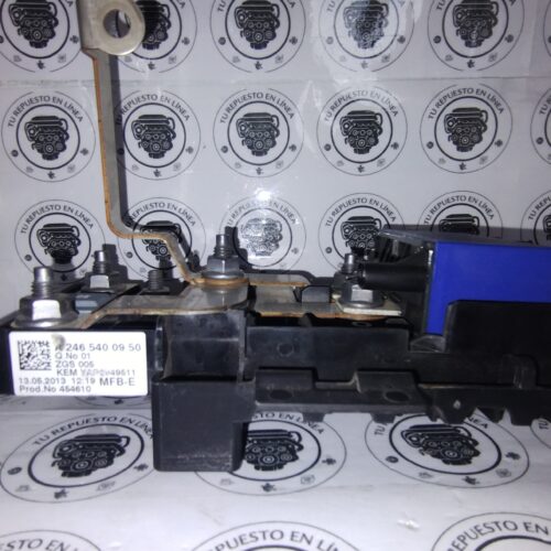 Mercedes-benz Cla 200 2014 Caja De Fusibles A2465400950