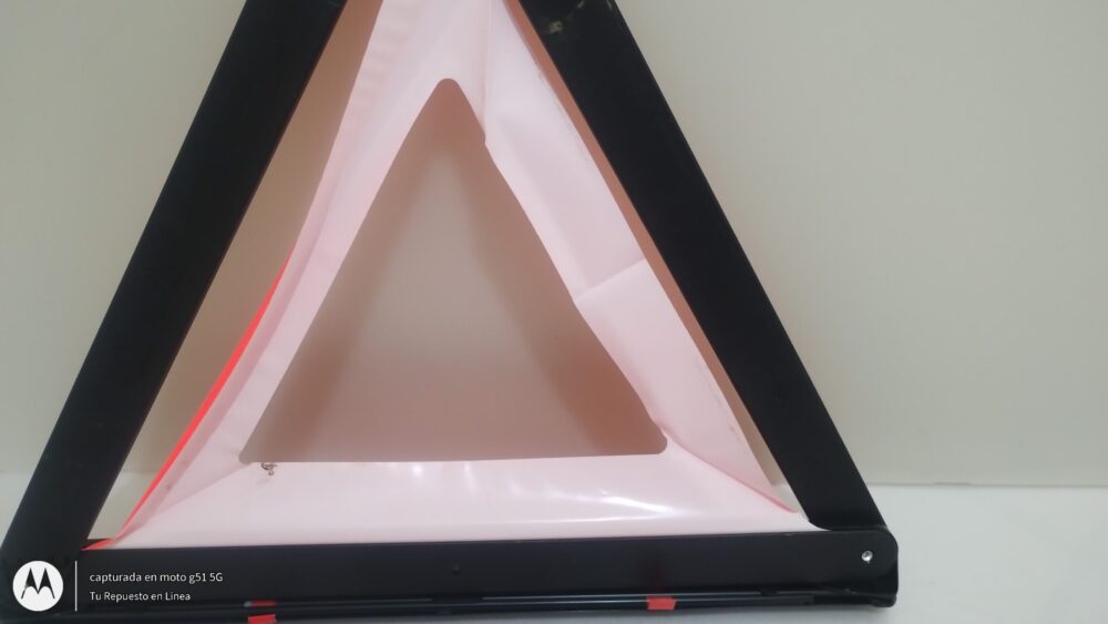 IMG_20250816_121921011 Mercedes-benz Cla 200 2014 Triángulo Emergencia A1718900197