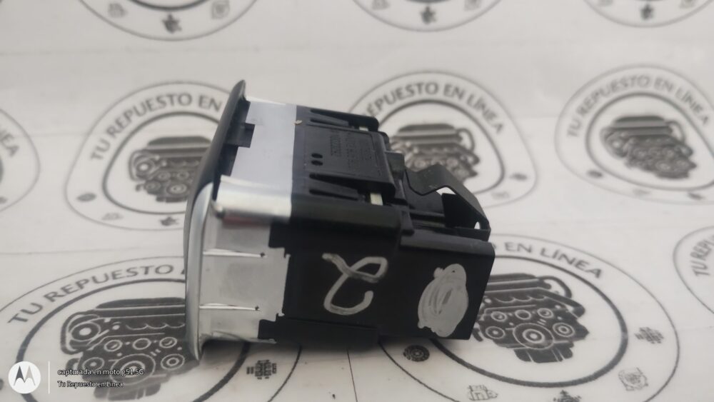 IMG_20251014_125312107 Mercedes Benz Cla 200 Botón Apertura Cajuela A2129059200