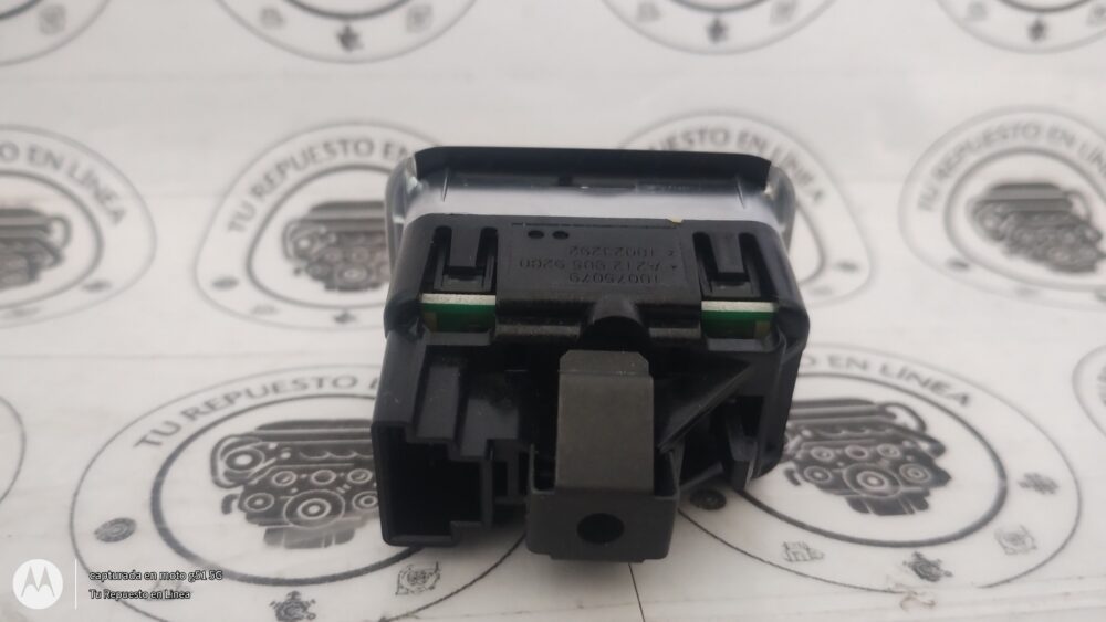 IMG_20251014_125316985 Mercedes Benz Cla 200 Botón Apertura Cajuela A2129059200