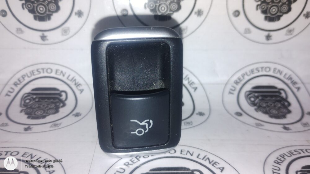 IMG_20251014_125344477 Mercedes Benz Cla 200 Botón Apertura Cajuela A2129059200