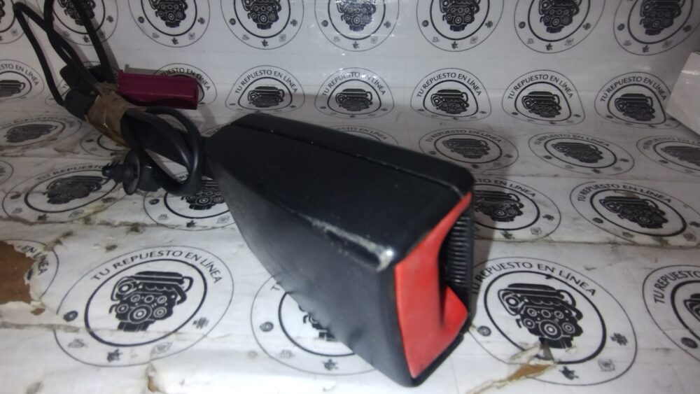 IMG_20251126_111935936 Ford Focus 2012-2015 Trend Broche Cinturón Der Bm51-61208abw