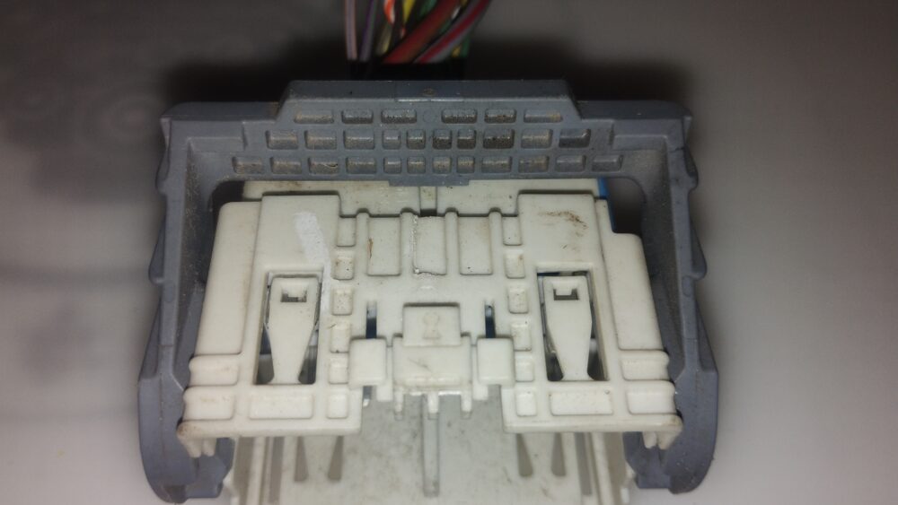 Ford Focus 2013-2016 Conector BCM 40 Pines Mixto OEM Delphi