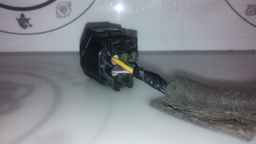 IMG_20260413_105700324 Ford Fusion Focus 2012-2016 Conector Motor Vidrio 6 Pines