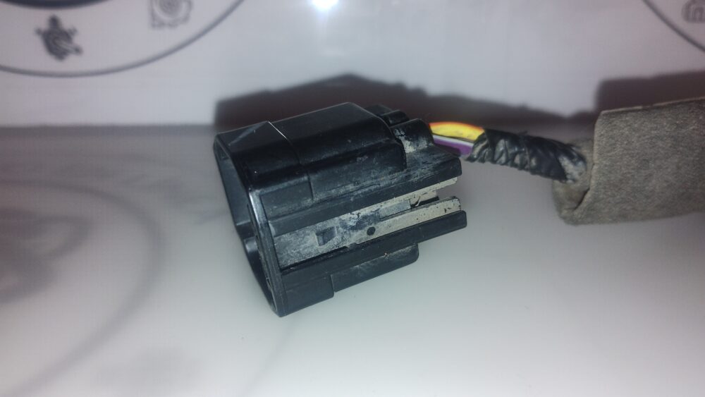 IMG_20260413_105711248 Ford Fusion Focus 2012-2016 Conector Motor Vidrio 6 Pines