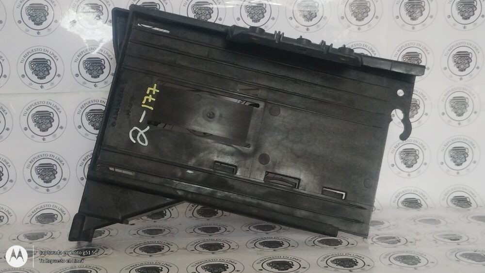 Mercedes-benz Cla 200 2014 Base Soporte Bcm A2465452540