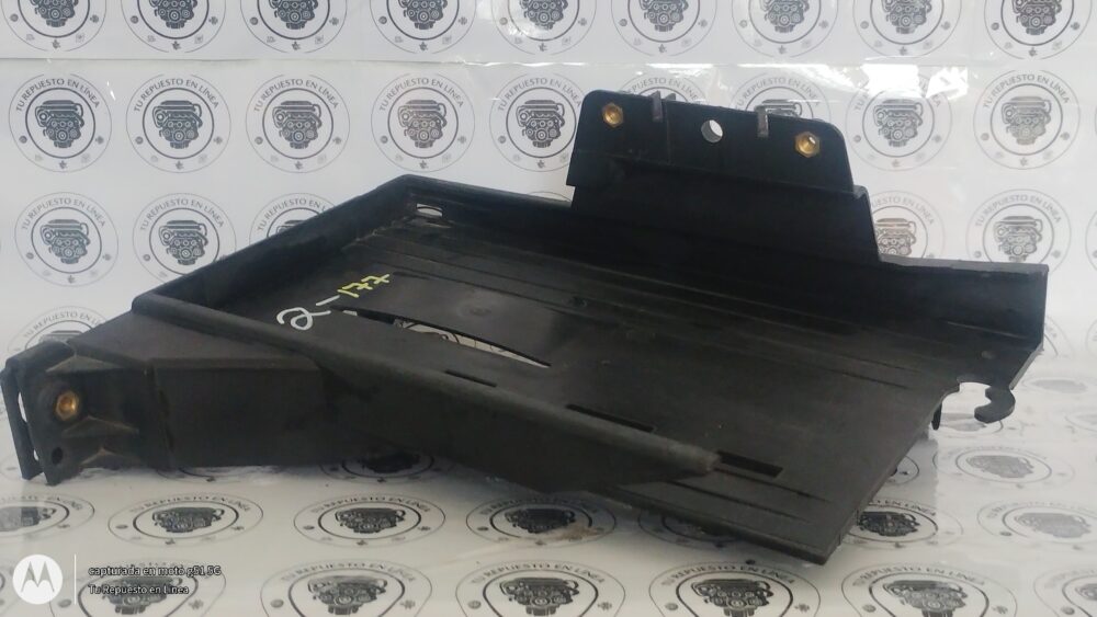 Mercedes-benz Cla 200 2014 Base Soporte Bcm A2465452540